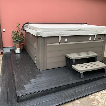 Haz Az Erdo Szelen Hotell