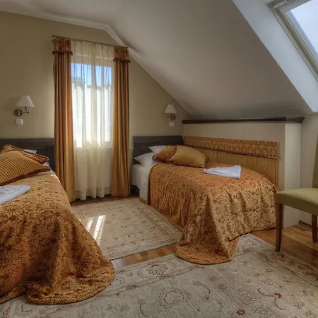 Otel Haz Az Erdo Szelen