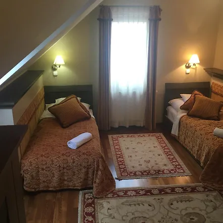 Haz Az Erdo Szelen * Bánk