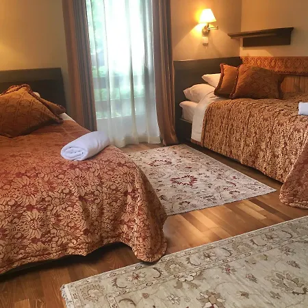 Hotell Haz Az Erdo Szelen *